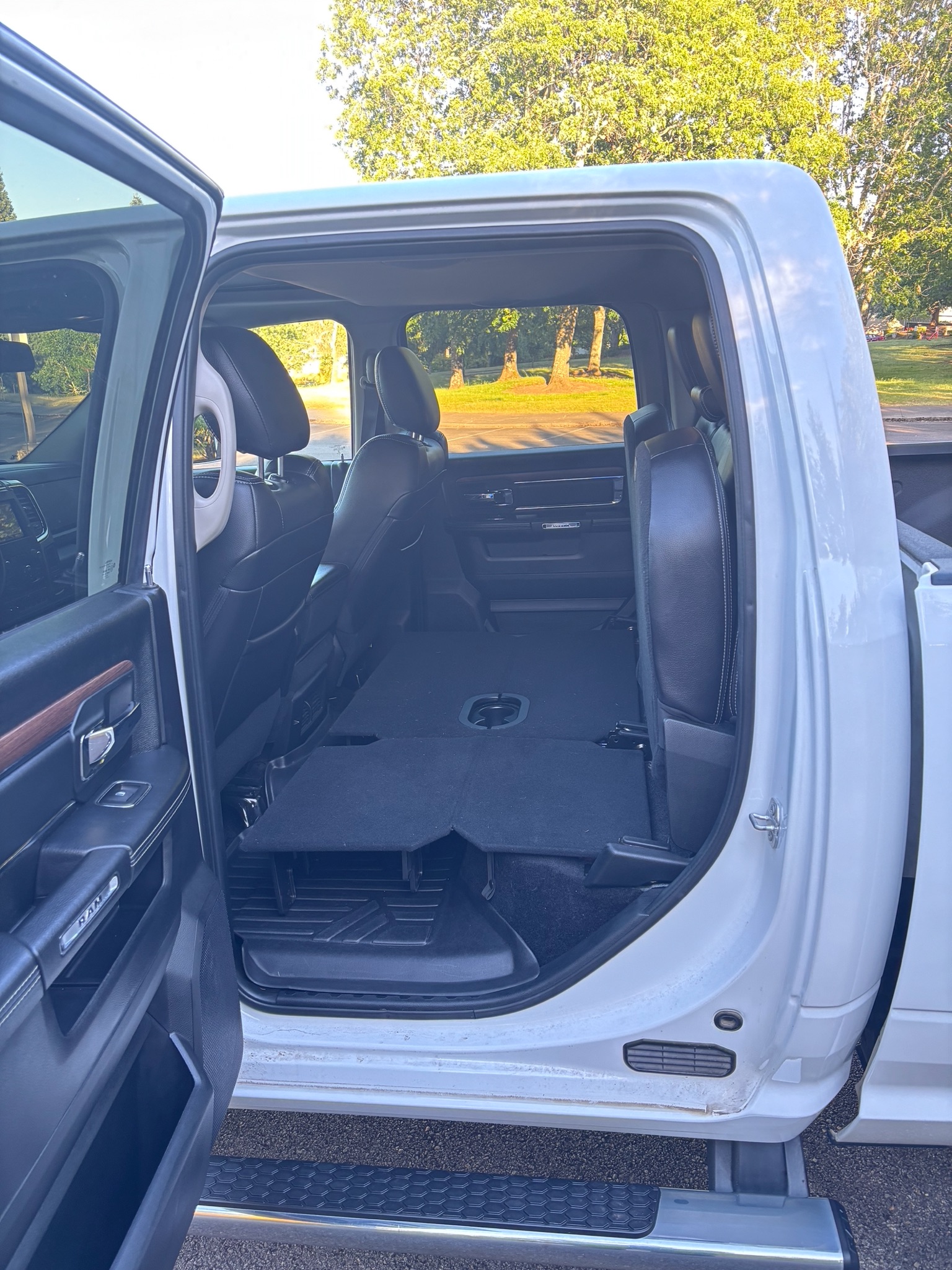 Used 2016 RAM 2500 Laramie AWD/4WD image 18