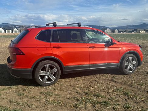 Used 2018 Volkswagen Tiguan SEL Premium image 8