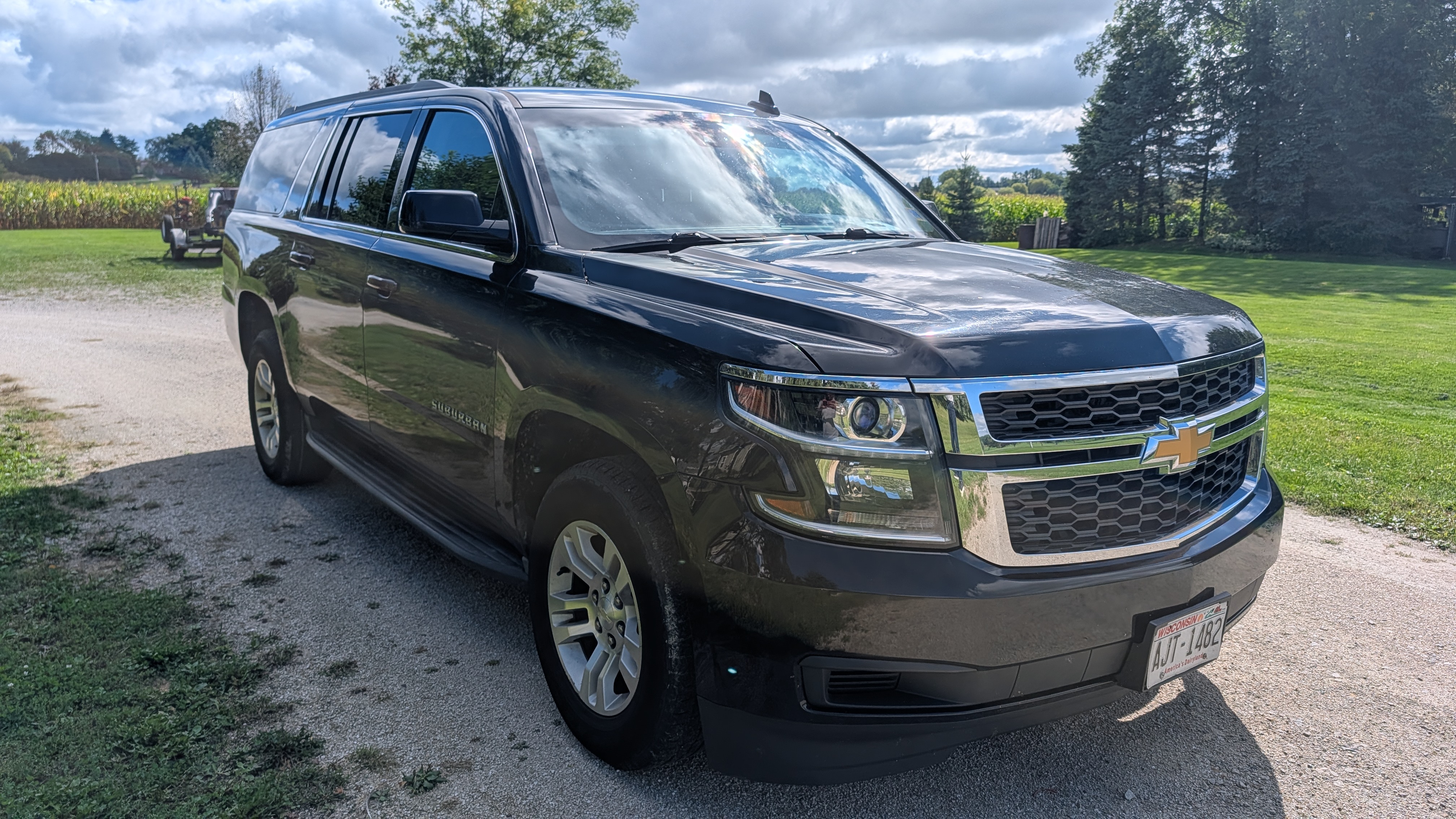 Used 2017 Chevrolet Suburban LT AWD/4WD image 2