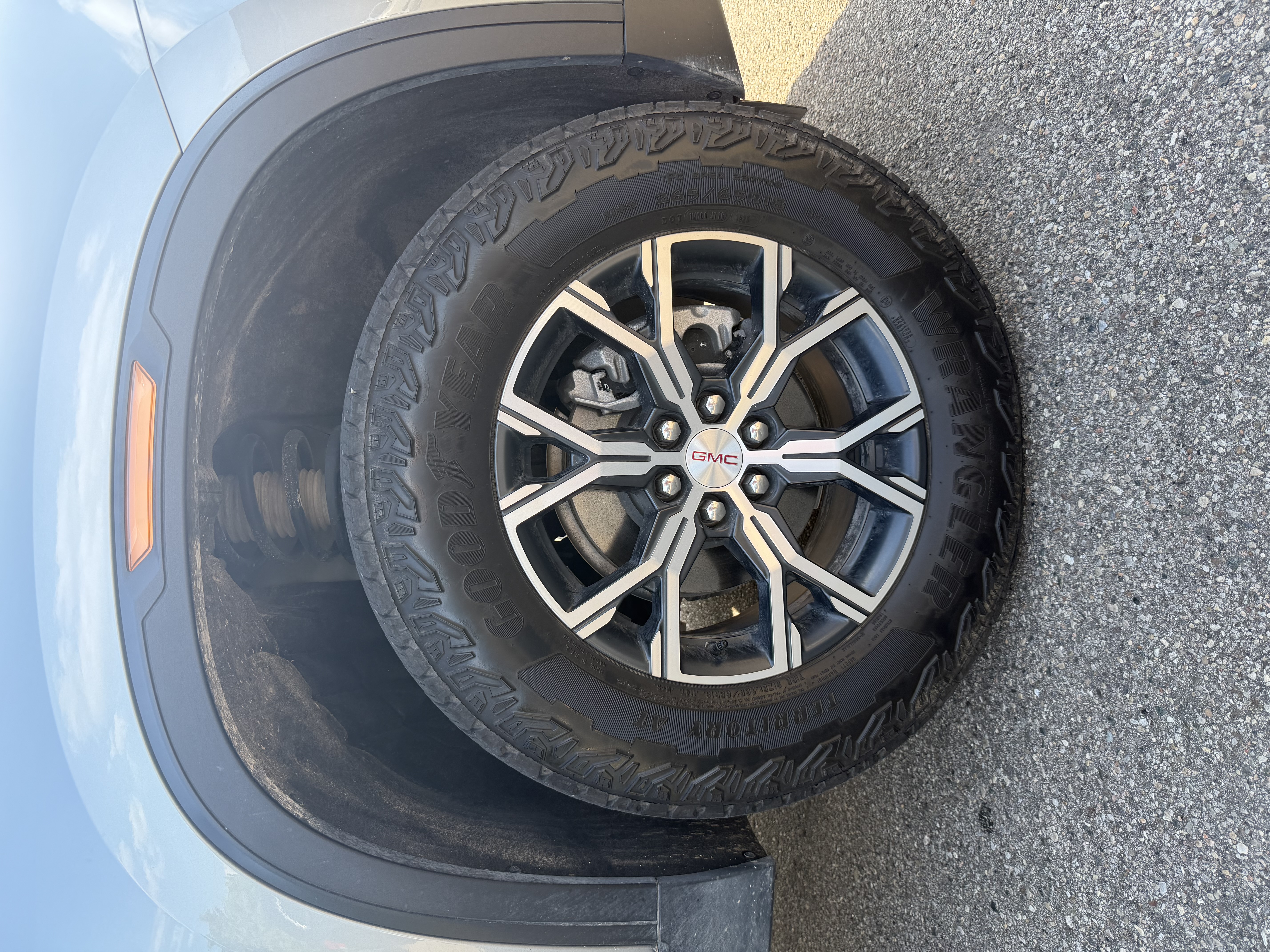 Used 2025 GMC Acadia AT4 w/ Luxury Package AWD/4WD image 8