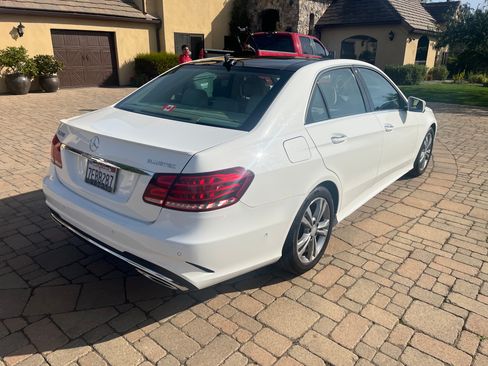 Used 2014 Mercedes-Benz E 250 BlueTEC Sedan image 5