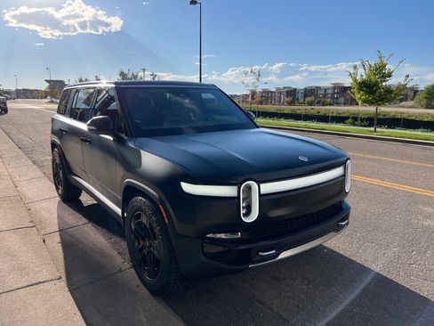 Used 2023 Rivian R1S Adventure AWD/4WD image 6