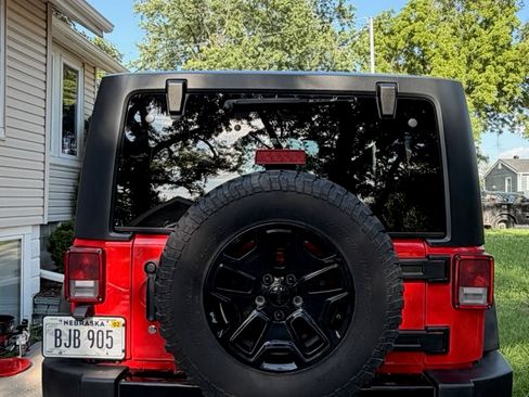 Used 2018 Jeep Wrangler Sport AWD/4WD image 4