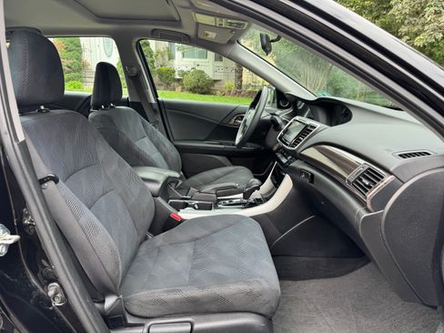 Used 2016 Honda Accord EX image 26