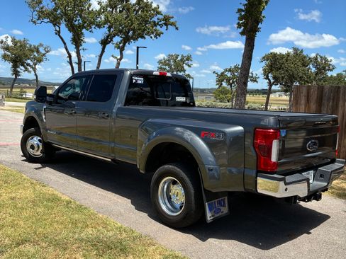 Used 2018 Ford F350 Lariat w/ Lariat Ultimate Package AWD/4WD image 2
