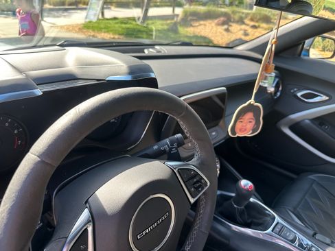 Used 2018 Chevrolet Camaro SS RWD image 14