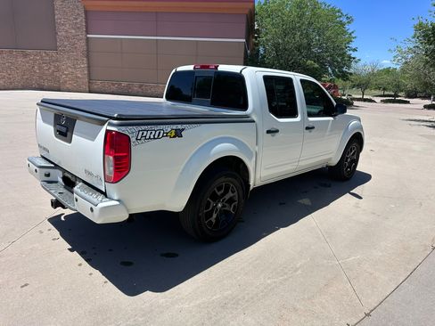 Used 2018 Nissan Frontier PRO-4X AWD/4WD image 9