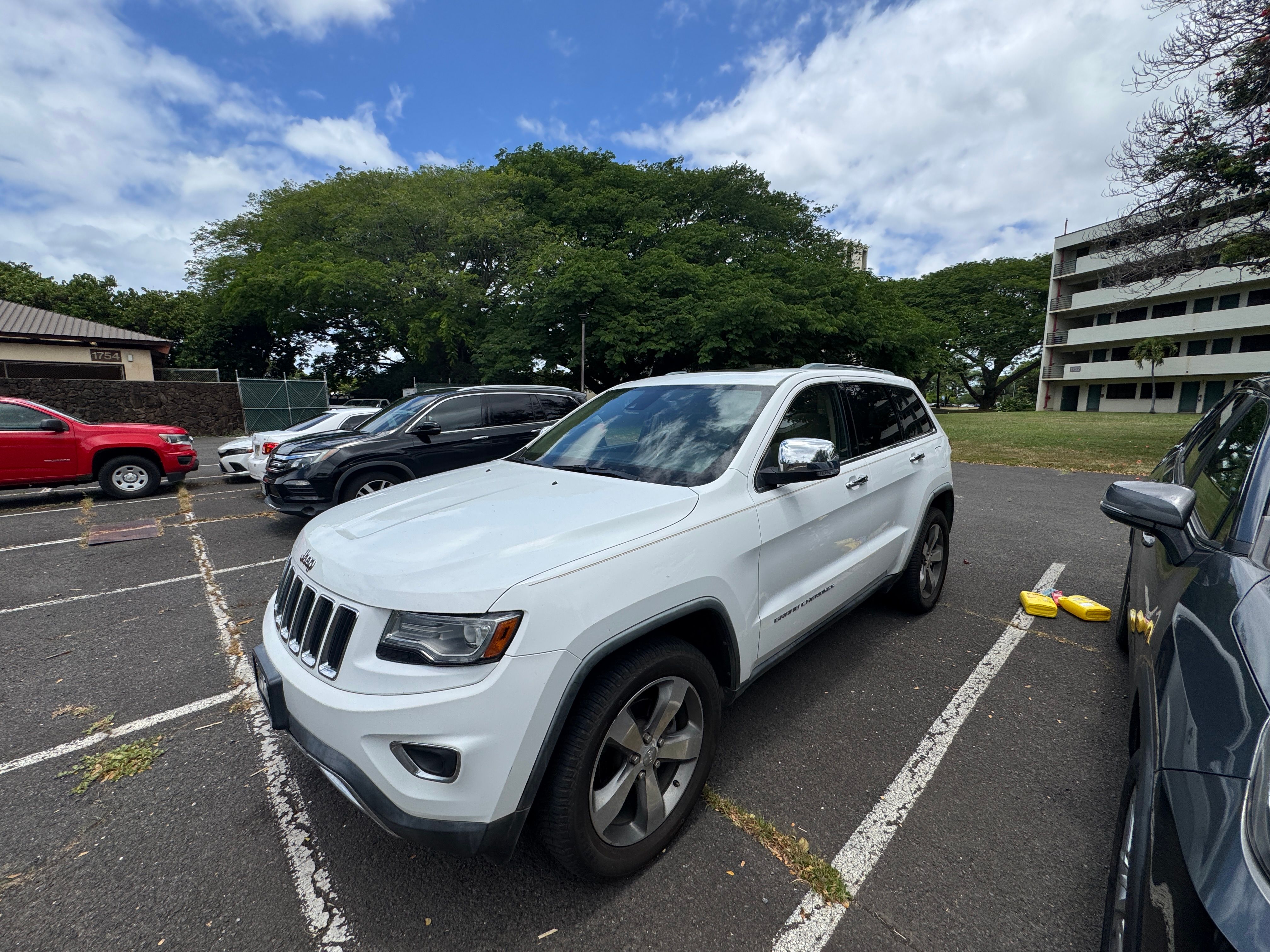 Used 2014 Jeep Grand Cherokee Limited w/ Luxury Group II RWD image 1