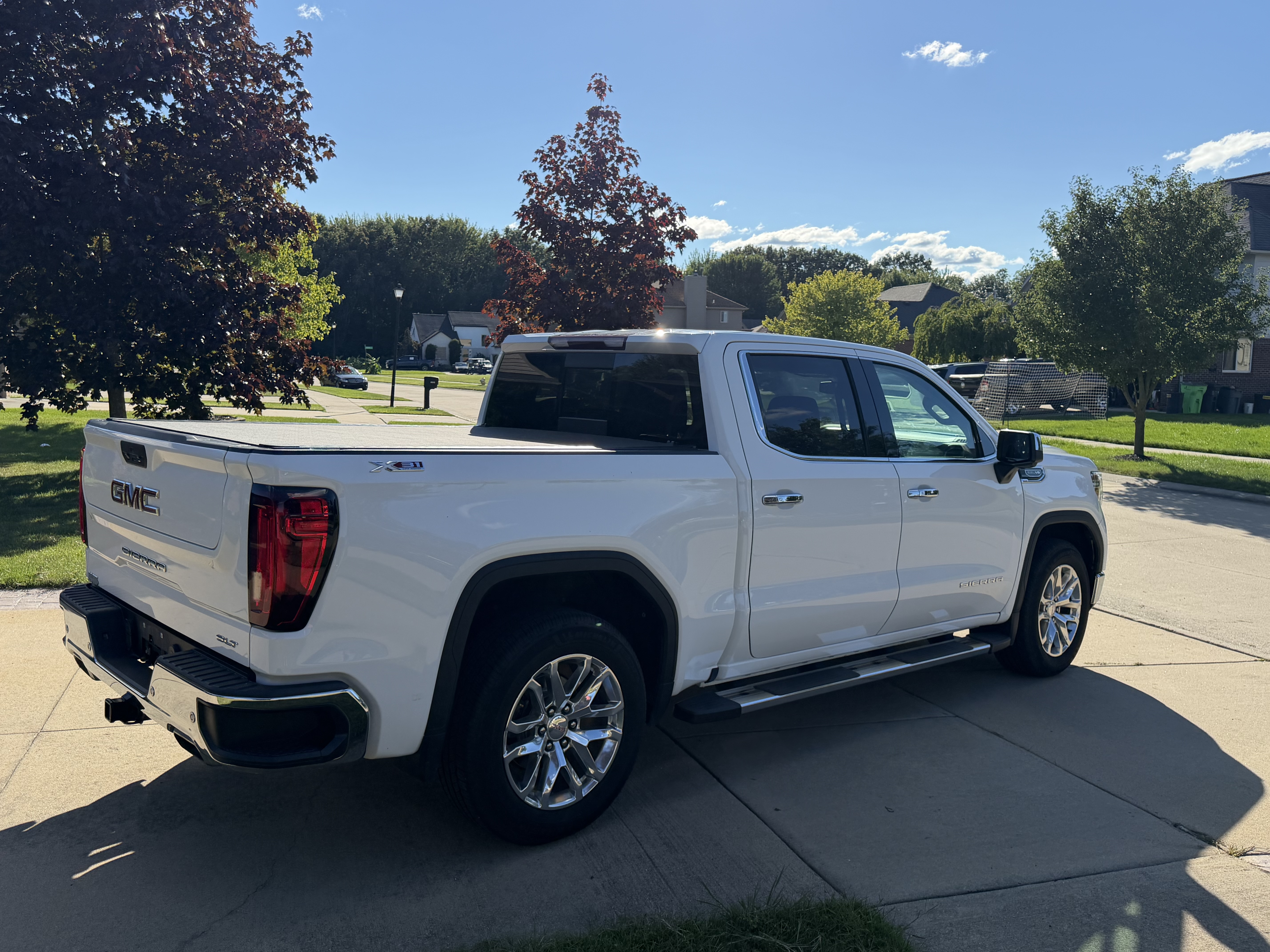 Used 2021 GMC Sierra 1500 SLT w/ SLT Premium Plus Package AWD/4WD image 5