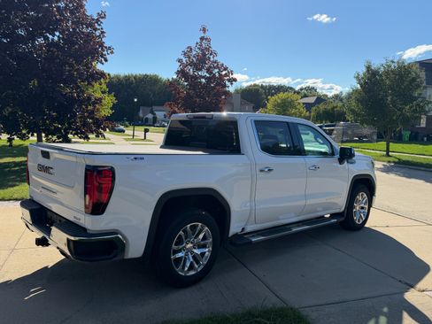 Used 2021 GMC Sierra 1500 SLT w/ SLT Premium Plus Package AWD/4WD image 5