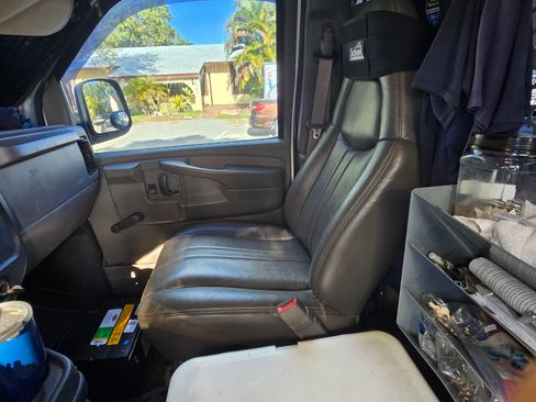 Used 2003 Chevrolet Express 1500 image 14