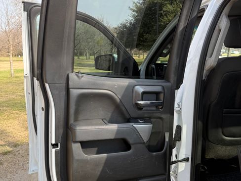 Used 2015 Chevrolet Silverado 2500 LT w/ LT Convenience Package image 13