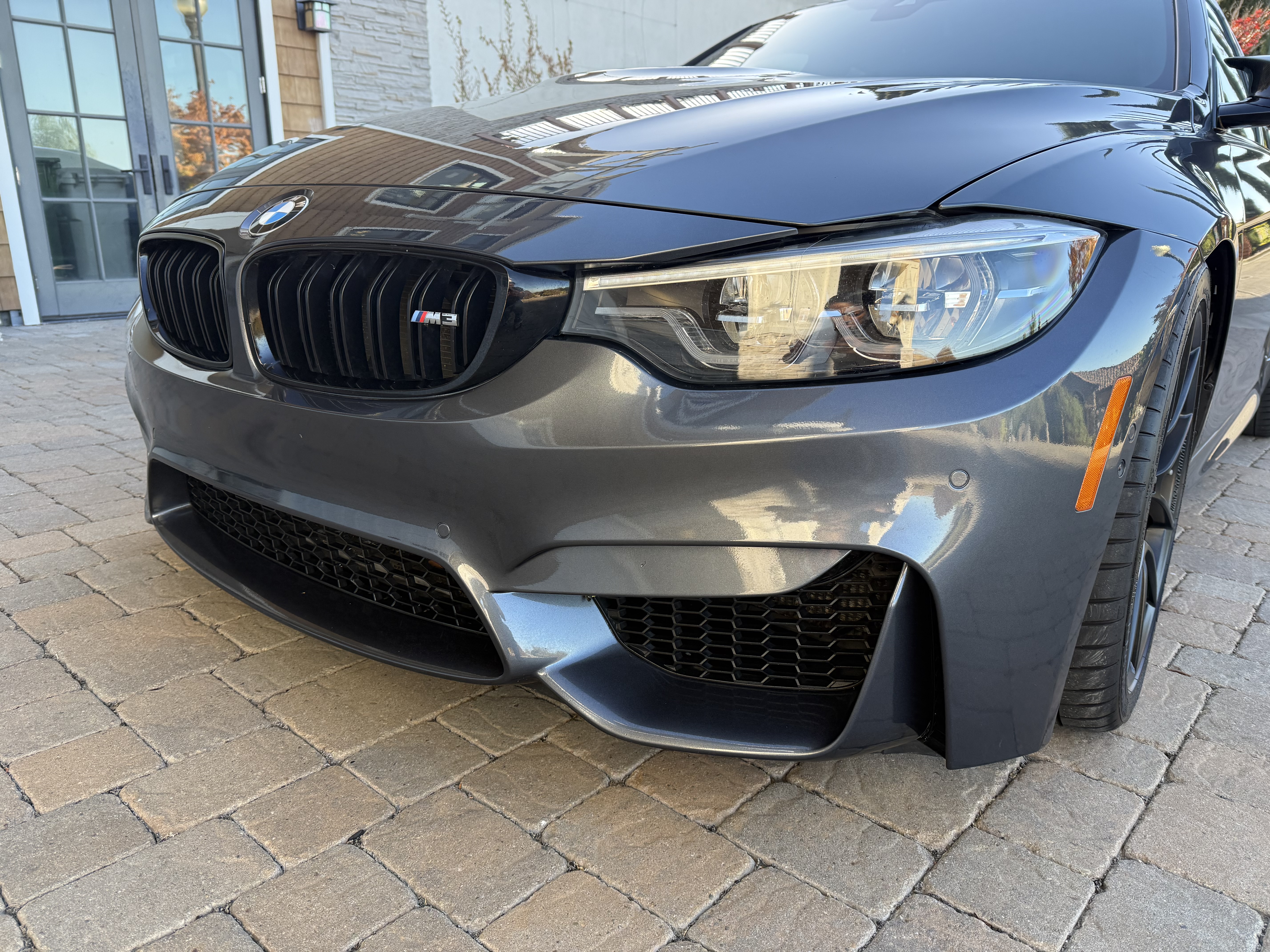 Used 2018 BMW M3 RWD image 11