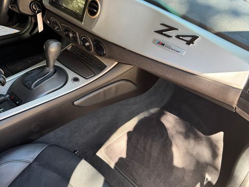 Used 2004 BMW Z4 2.5i RWD image 22