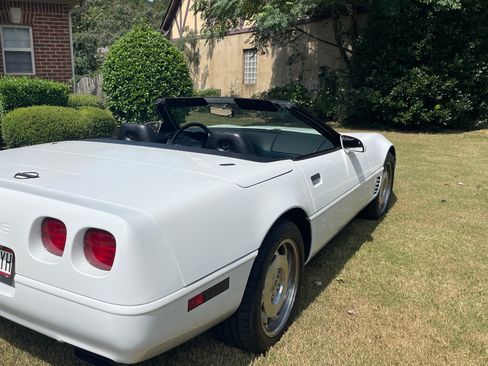 Used 1995 Chevrolet Corvette Convertible image 8