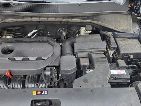 Used 2017 Kia Sorento LX w/ LX Convenience Package image 9