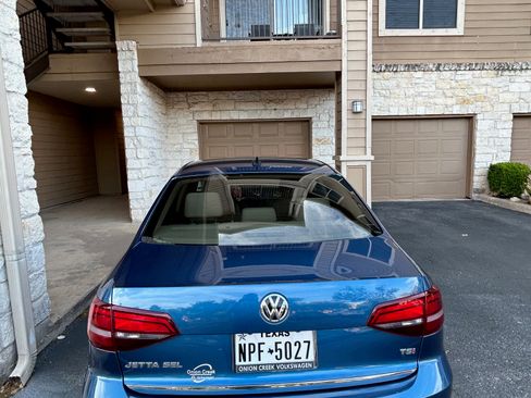 Used 2017 Volkswagen Jetta SEL image 5