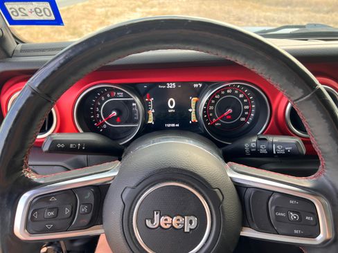 Used 2018 Jeep Wrangler Unlimited Rubicon w/ Dual Top Group AWD/4WD image 23