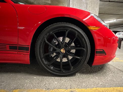 Used 2024 Porsche 718 Cayman image 11