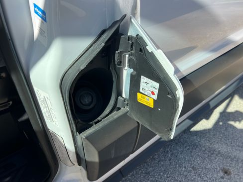 Used 2022 Ford Transit 350 XLT image 23