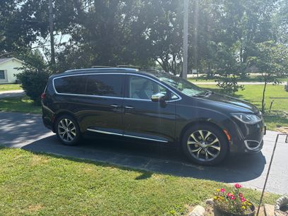 Used 2017 Chrysler Pacifica Limited