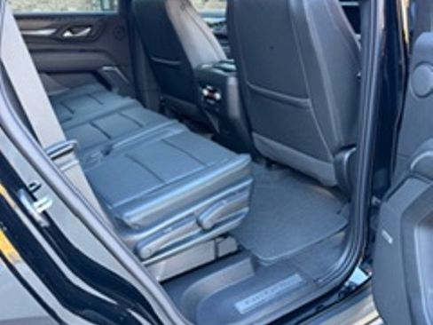 Used 2023 GMC Yukon Denali image 2