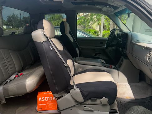 Used 2001 Chevrolet Silverado 1500 LS image 5