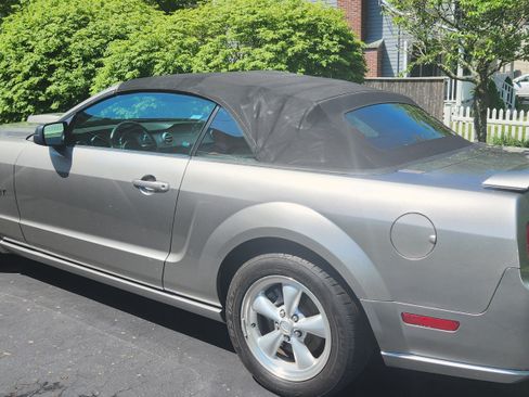 Used 2008 Ford Mustang GT Premium RWD image 9