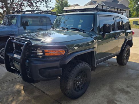 Used 2014 Toyota FJ Cruiser 4WD image 1