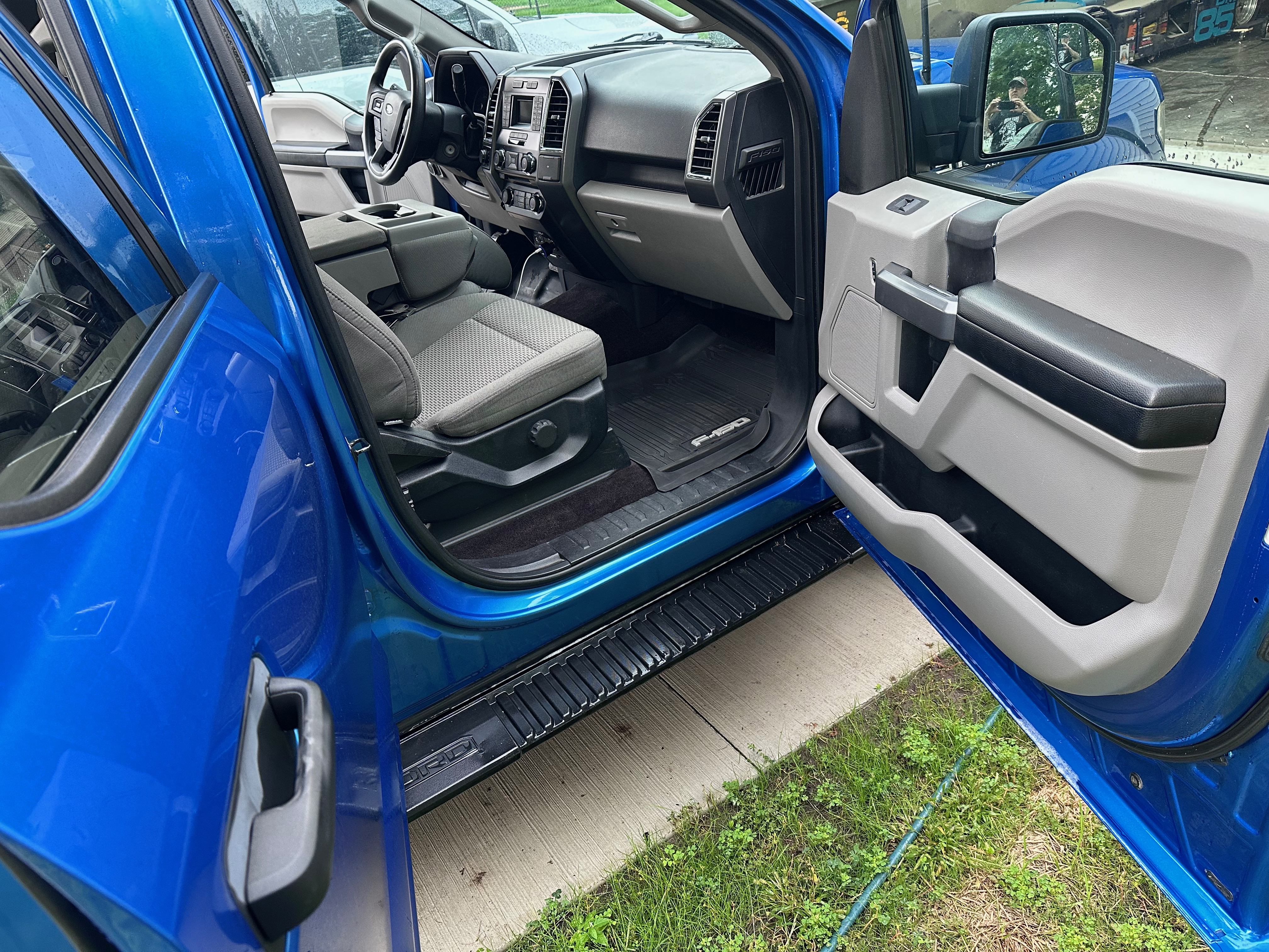 Used 2015 Ford F150 XLT AWD/4WD image 17
