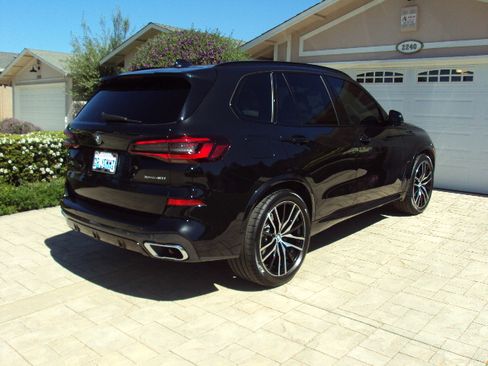 Used 2022 BMW X5 xDrive40i w/ M Sport Package image 13