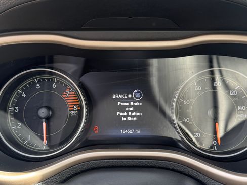 Used 2016 Jeep Cherokee Limited AWD/4WD image 9