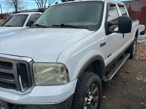 Used 2005 Ford F250 Lariat image 5