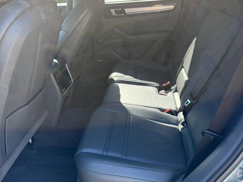 Used 2019 Porsche Cayenne AWD/4WD image 14