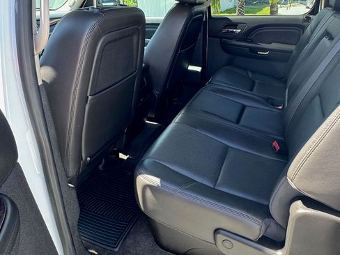 Used 2014 GMC Sierra 2500 Denali w/ Suspension Package, Off-Road image 14