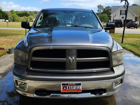 Used 2009 Dodge Ram 1500 Truck SLT image 4