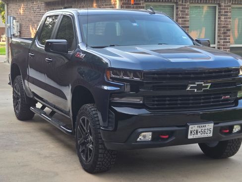 Used 2020 Chevrolet Silverado 1500 LT Trail Boss AWD/4WD image 2