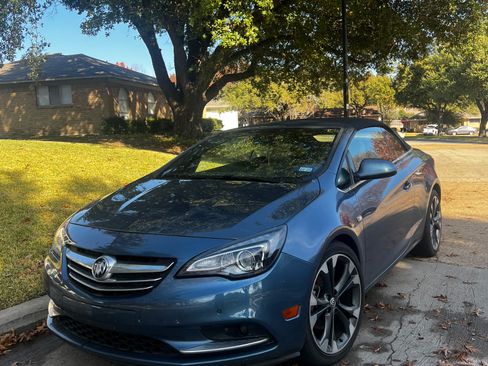 Used 2017 Buick Cascada Premium image 2