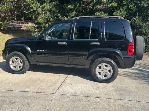 Used 2002 Jeep Liberty Limited image 2