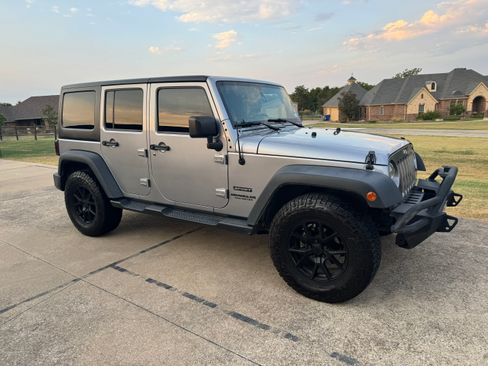 Used 2016 Jeep Wrangler Unlimited Sport w/ Quick Order Package 24S AWD/4WD image 2