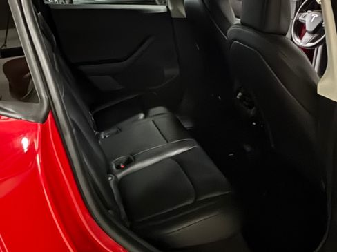 Used 2022 Tesla Model Y Performance AWD/4WD image 25
