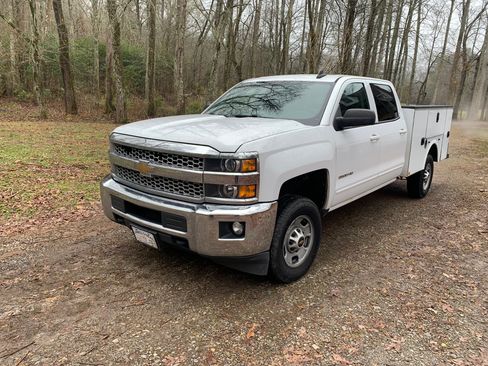 Used 2019 Chevrolet Silverado 2500 LT image 1