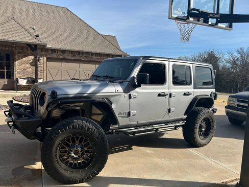 Used 2020 Jeep Wrangler Unlimited Sport image 2