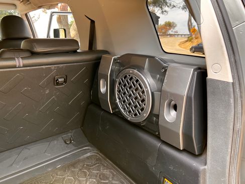 Used 2010 Toyota FJ Cruiser 4WD image 8