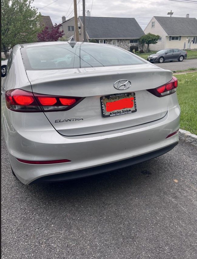 Used 2017 Hyundai Elantra Value Edition FWD image 22