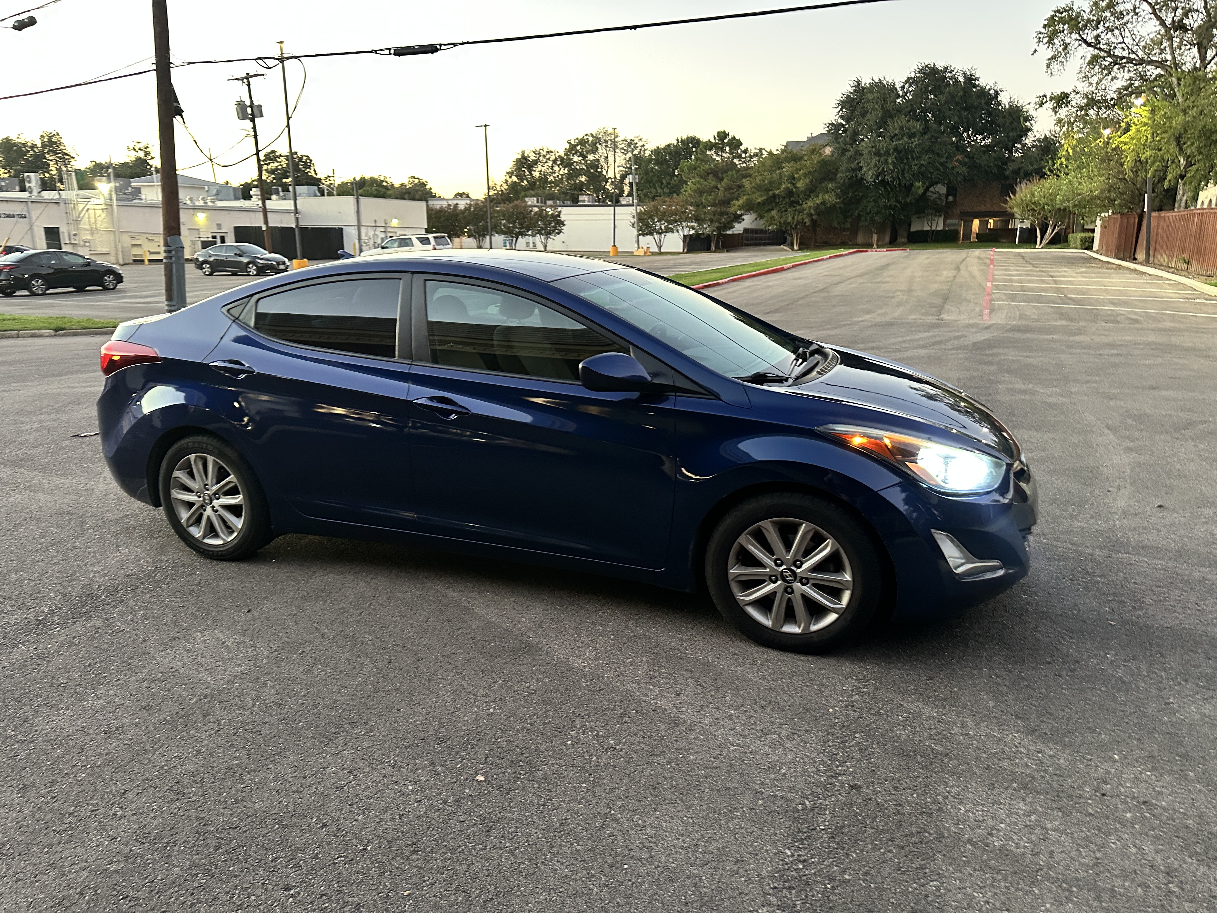 Used 2015 Hyundai Elantra SE w/ Option Group 02 FWD image 12