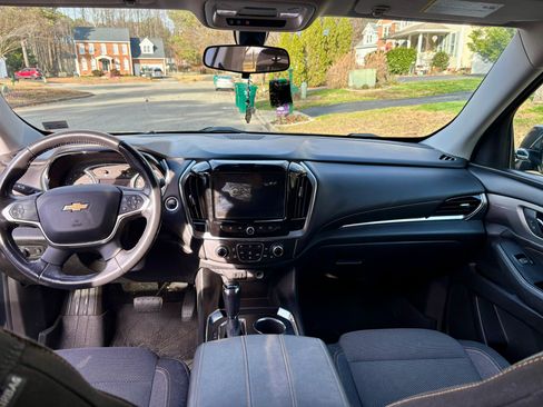 Used 2018 Chevrolet Traverse LT image 13