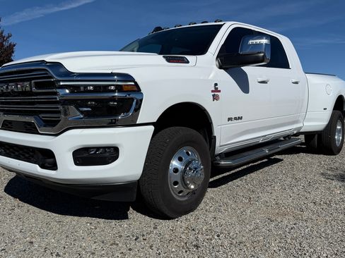 Used 2025 RAM 3500 Laramie image 2
