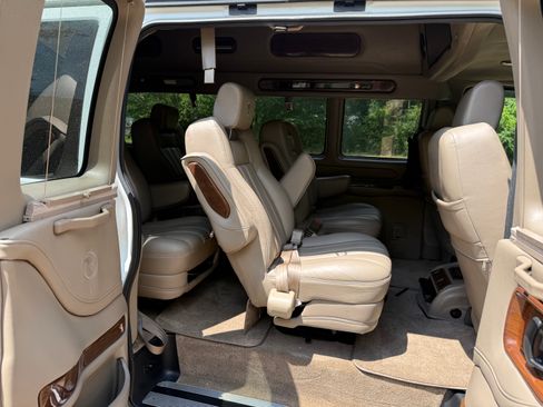 Used 2014 GMC Savana 2500 Extended RWD image 22