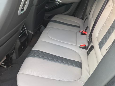 Used 2026 BMW X6 M Competition w/ Executive Package image 8